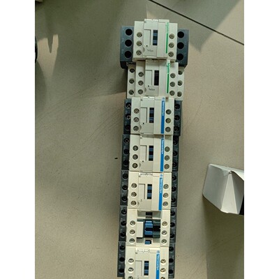 施耐德接触器LC1E2510M5N  15只220V咨询维修咨询维修