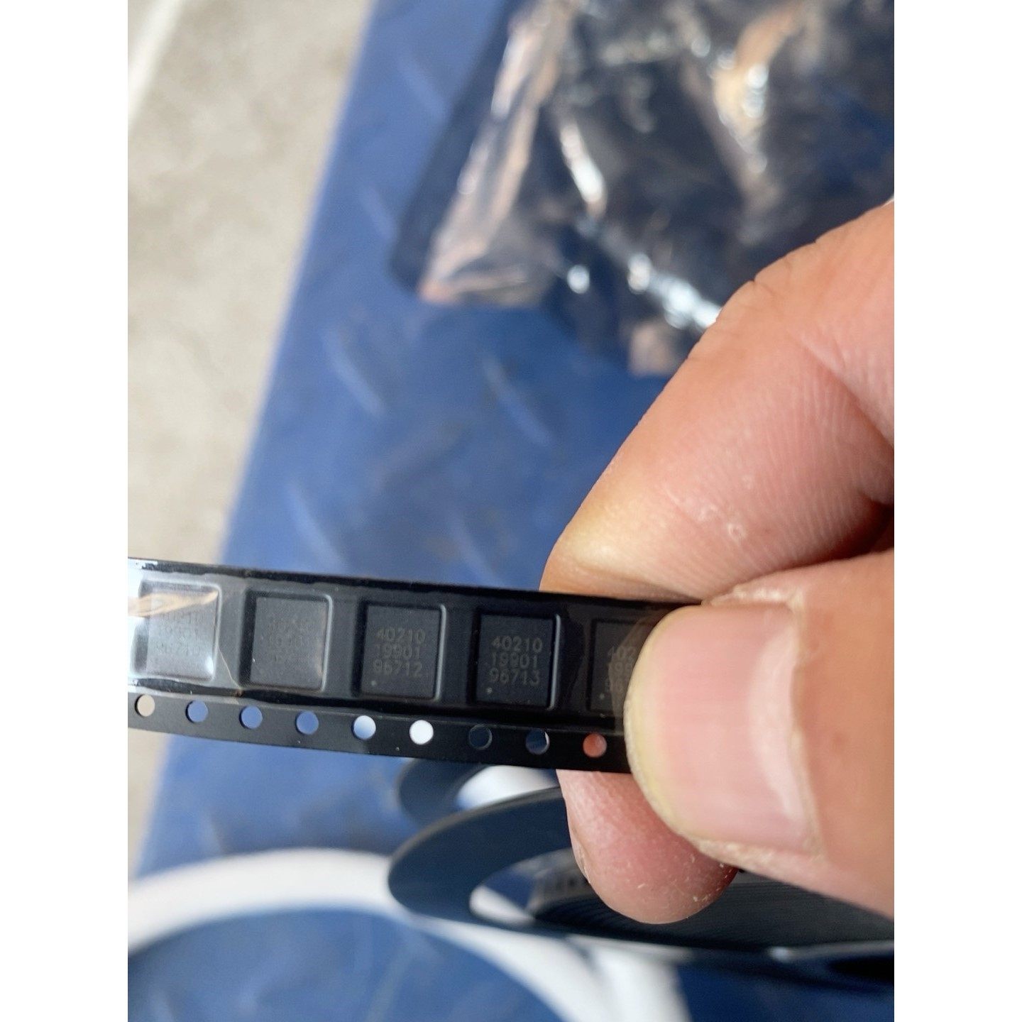 全新的MSI USIM贴片前三张图是一种原箱原件一共35咨询维修