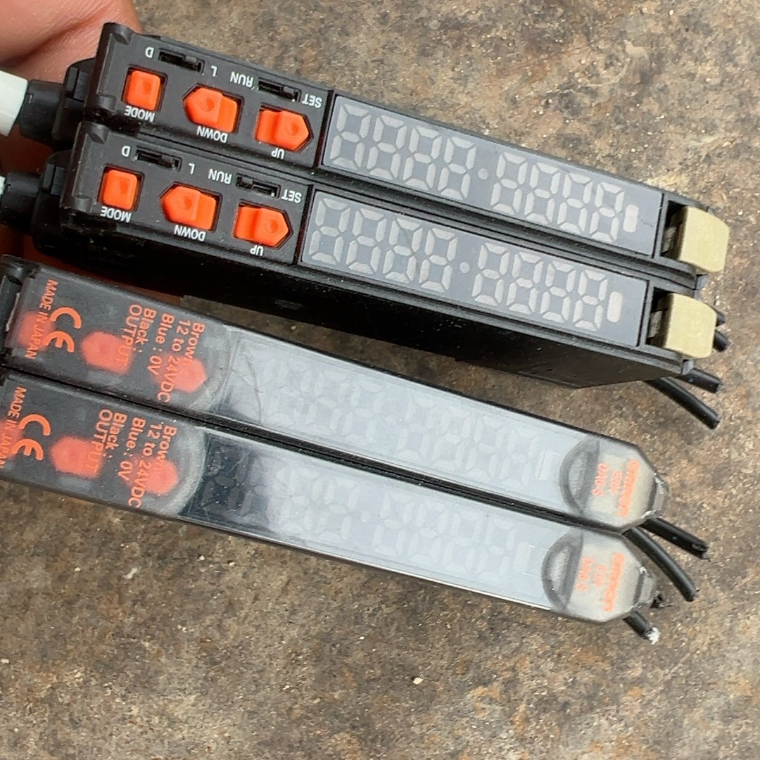 欧姆龙E3X-DA6-S传感器   成色看图 .质量咨询维修咨询维修