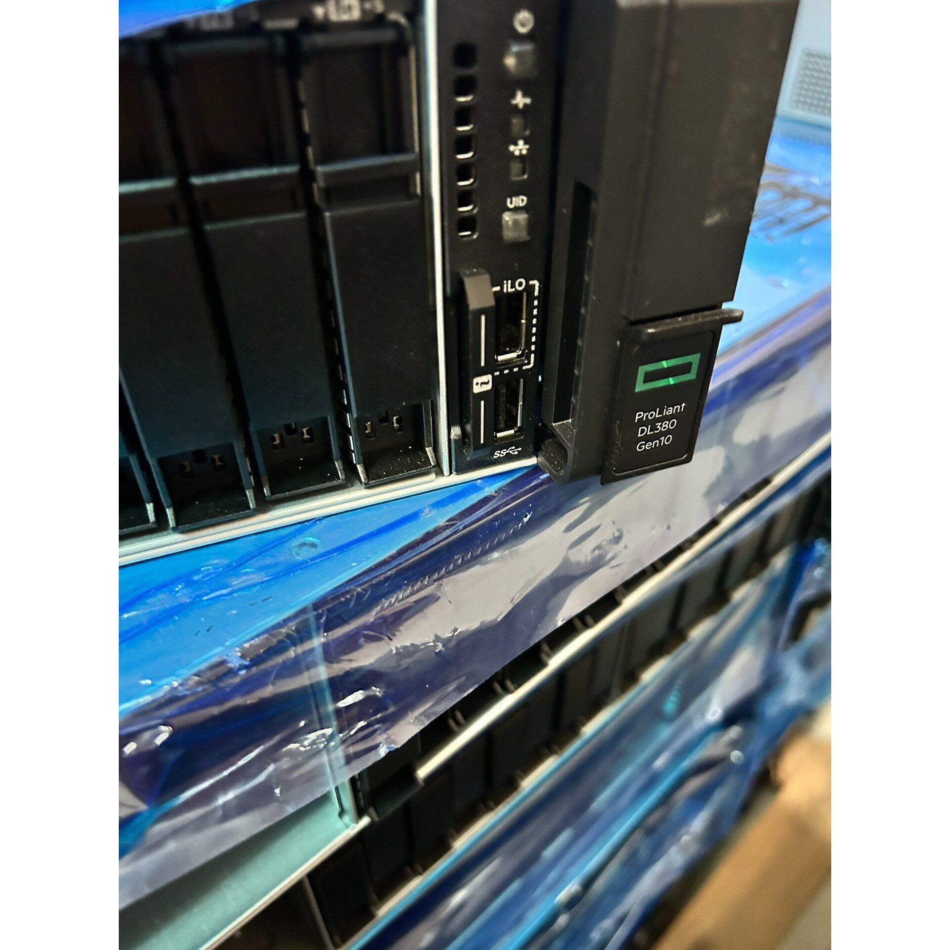 惠普380gen10小盘位24盘8个u2服务器带p408i咨询维修