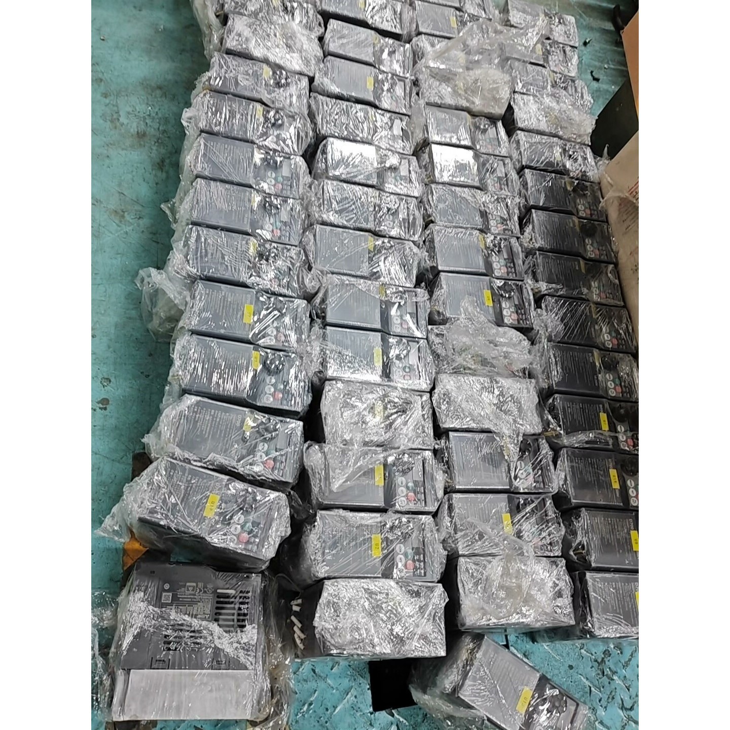 实拍 三菱D720S变频器FR-D720S-0.4K咨询维修咨询维修