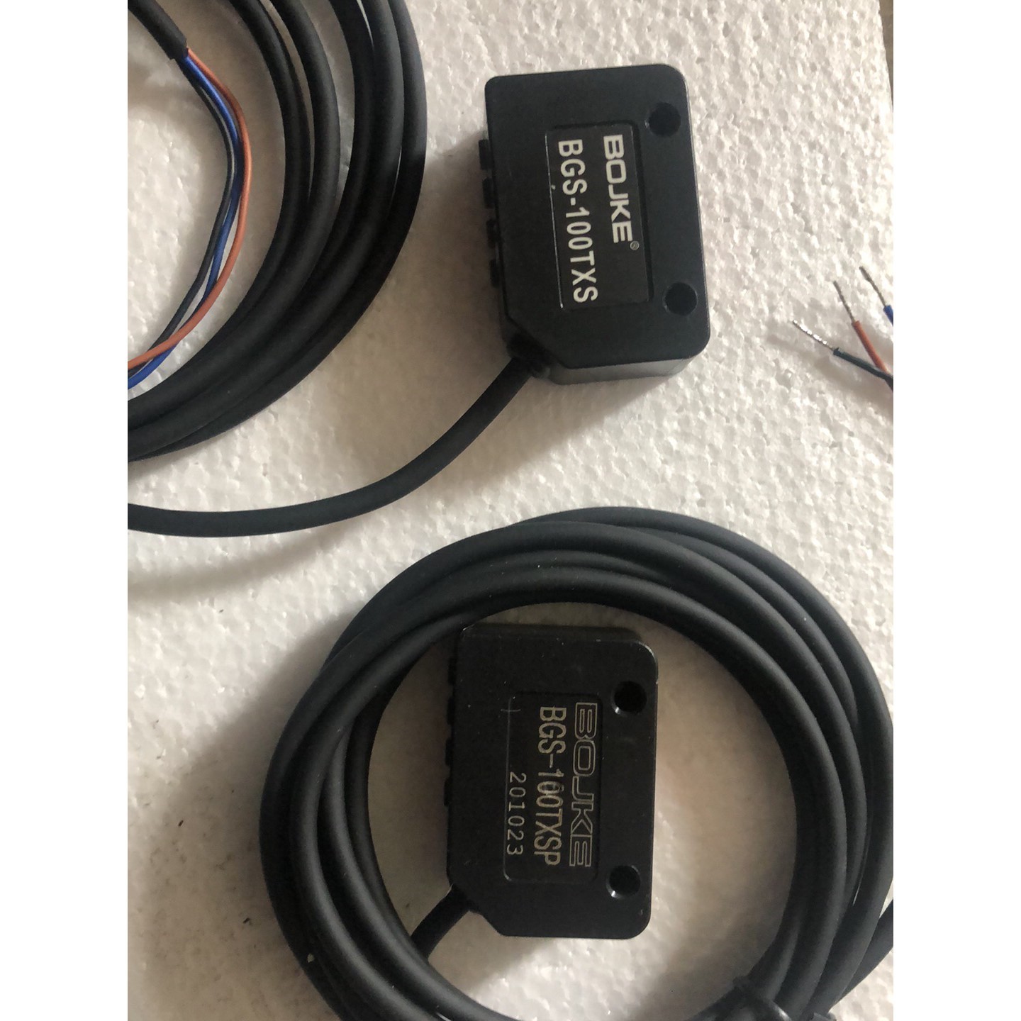 博亿精科背景清除光电开关BGS-100TXS长线条形光斑检测咨询维修咨