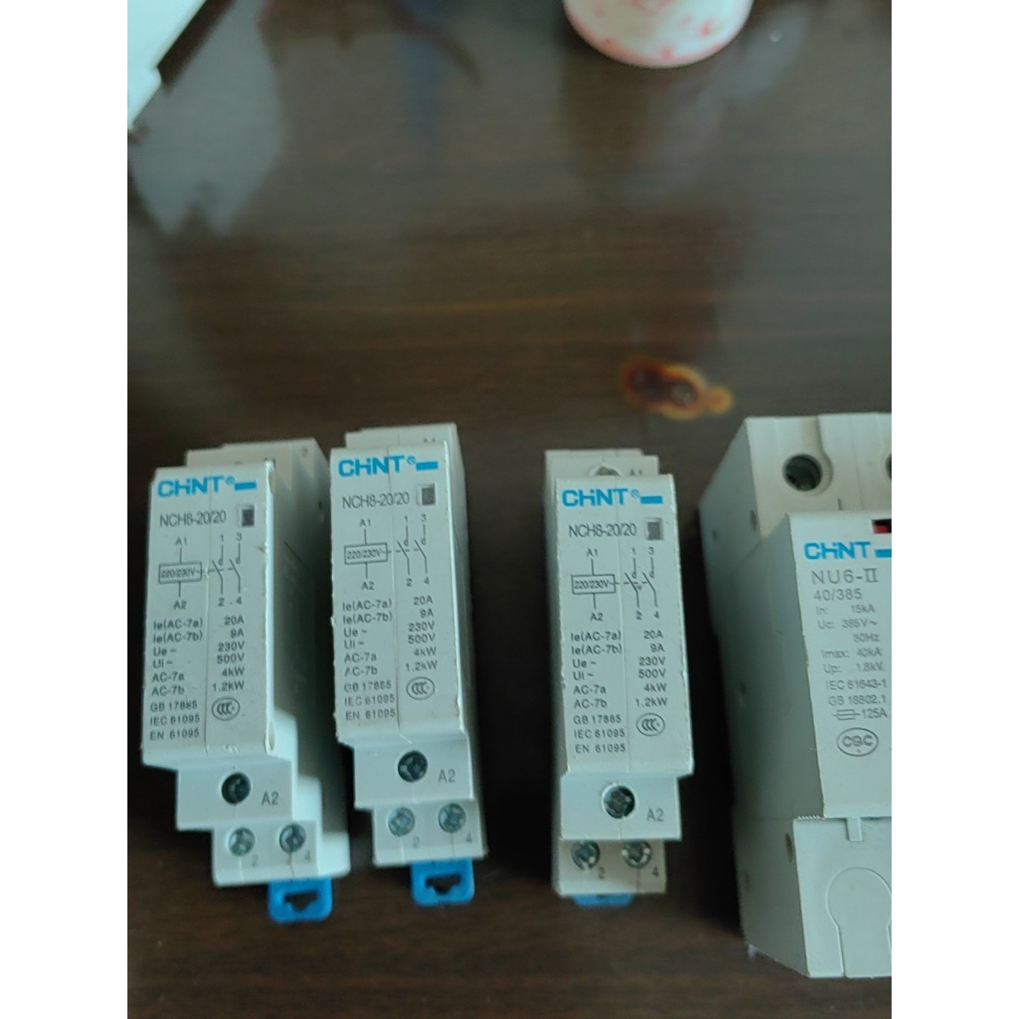 NCH8-2020交流接触器,,成色如图,欢迎打咨询维修咨询维修