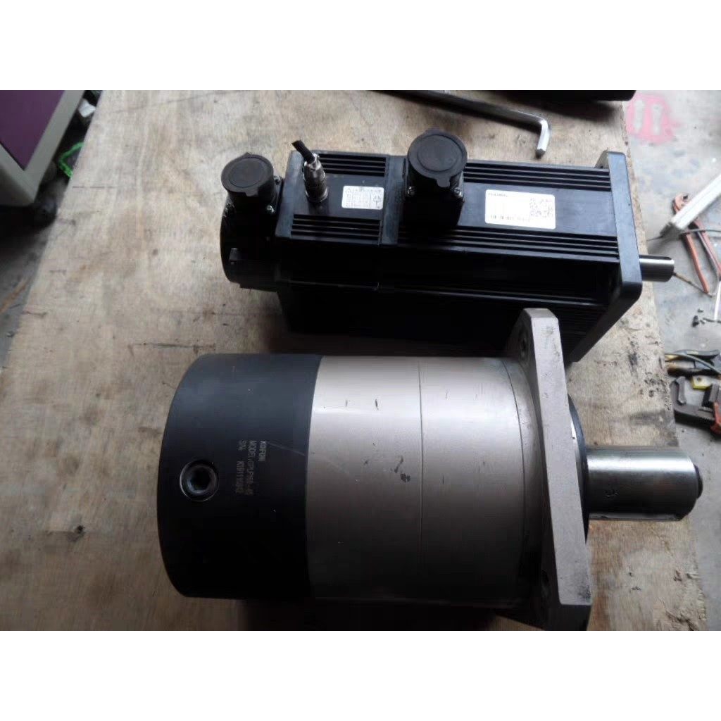 日鼎伺服电机130STZM150A2AI/BV 2.3K咨询维修