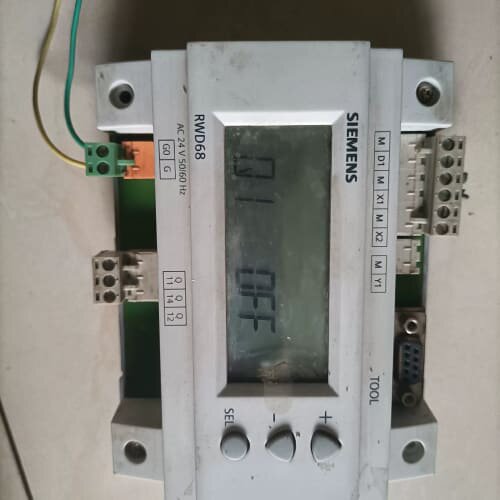 西门子温度控制器 RWD68 自己 通电正常 成咨询维修