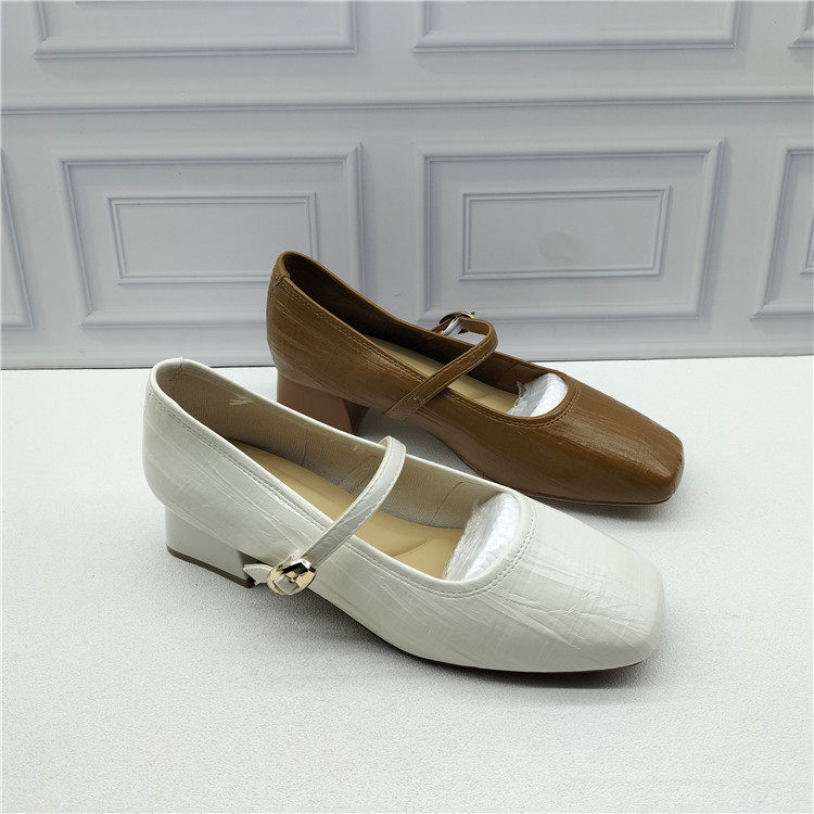 春季复古玛丽珍鞋女方头粗跟浅口单鞋一字扣带百搭舒适单鞋女
