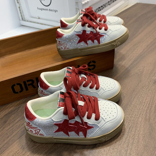 复古国风五角星新年红百搭板鞋2026春款男女童碎钻装饰时尚单鞋潮