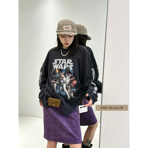 FISH YU -新韩货STARWARS星战白墨印花磨毛圆领宽松长袖T恤26720