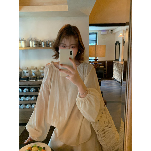 ower April（FA）-韩版宽松露肩灯笼袖衬衫+短裤两件套套装180489