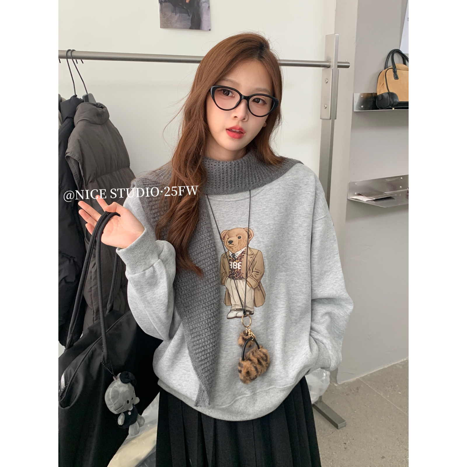 奶思家NICE STUDIO-冬款上新豹纹小熊加绒卫衣卫衣(配挂件)L226