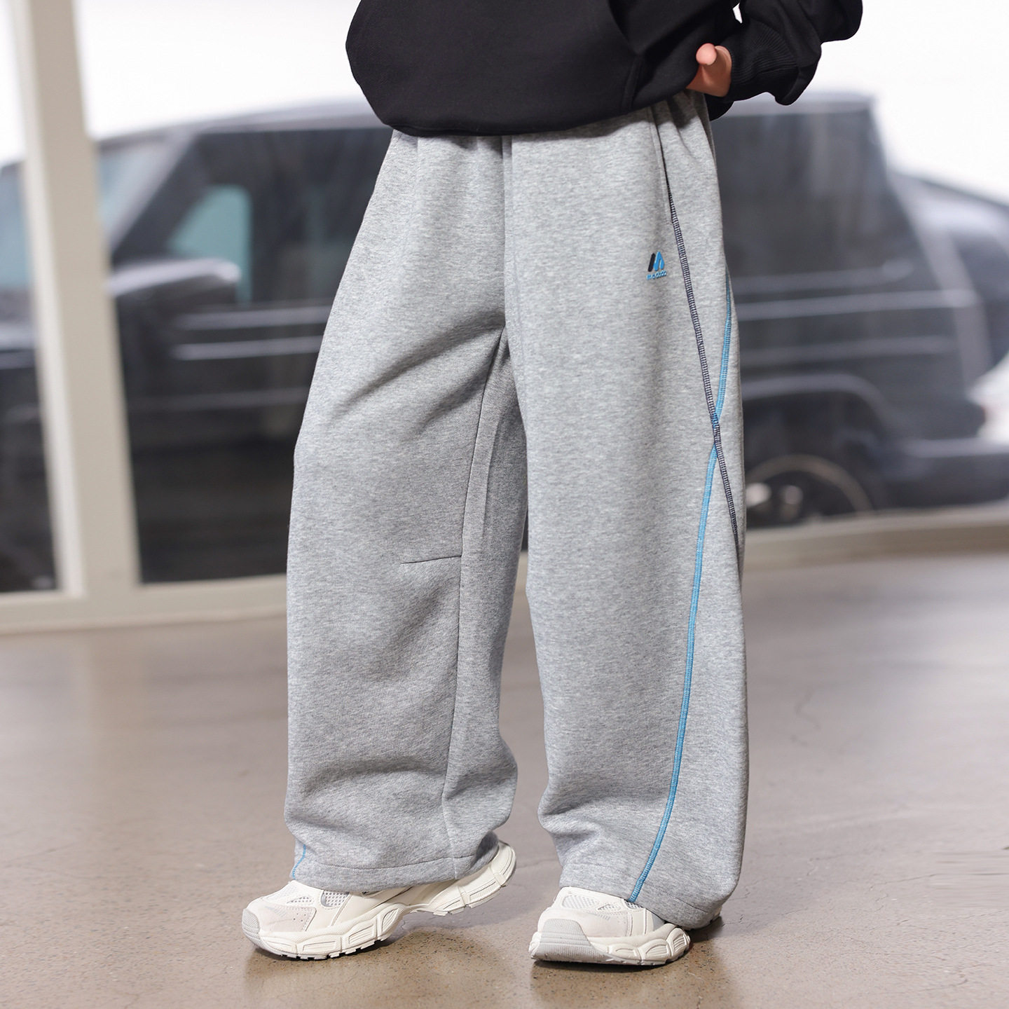 26春新款明缝线男童直筒卫裤男孩儿童针织运动裤海蓝灰色120~170