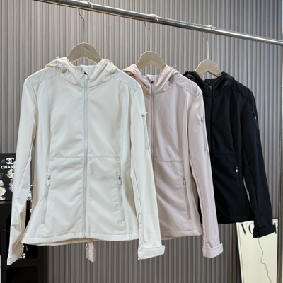 户外山系！修身软壳冲锋衣外套收腰显瘦防风防水运动登山服女秋冬