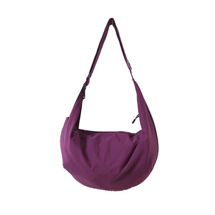 休闲挎包饺子包大容量轻便外侧口袋474155 女装 官网149 优男装