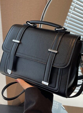 今年流行网红时尚高级感包包女百搭小众设计单肩斜跨包简约小方包