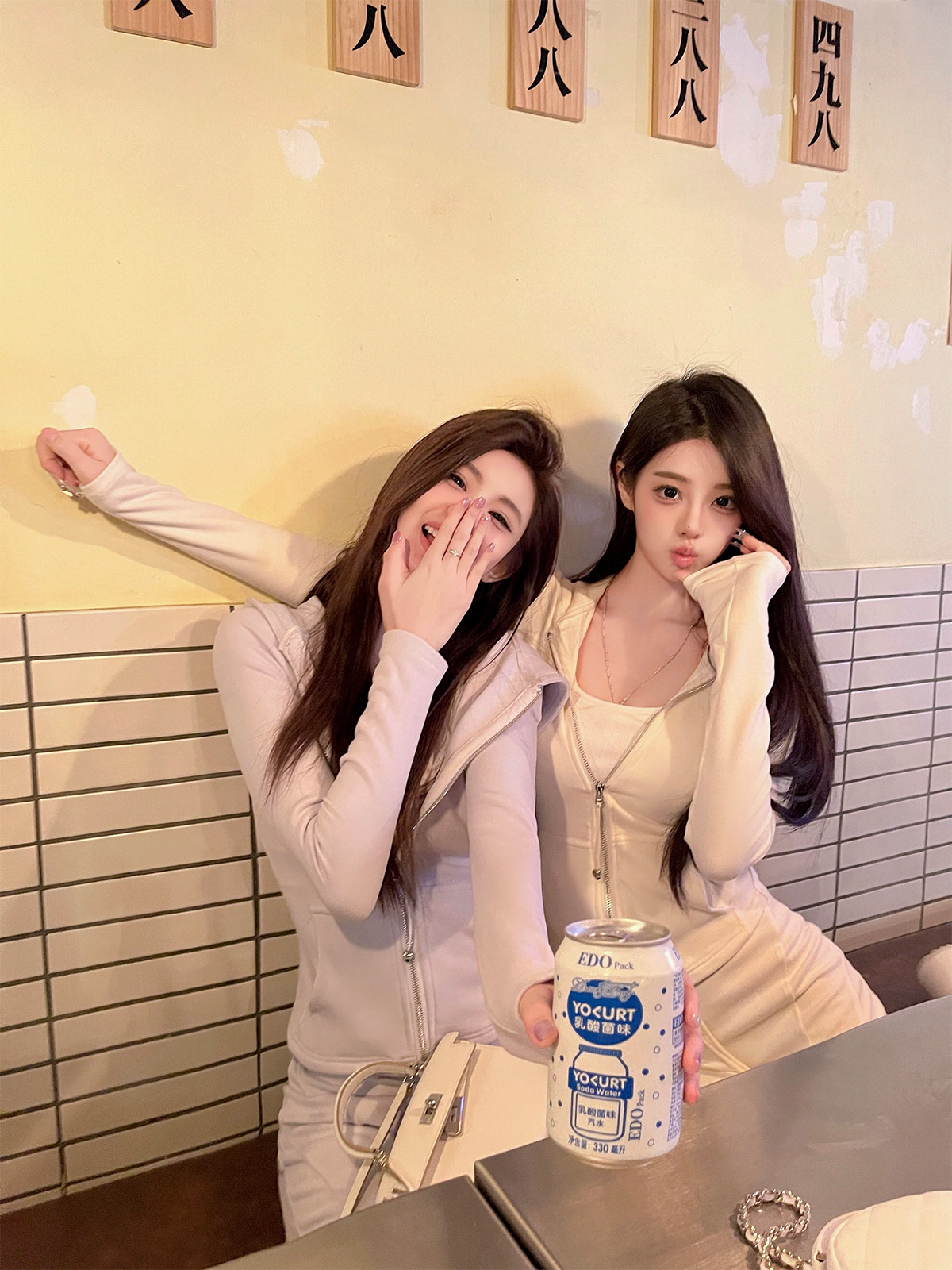 RUOYU 맞춤형 마카롱 1U1U 베이비 터치 캐주얼 후드 허리 스웨트 셔츠 마이크로 플레어 팬츠 컨투어링 세트