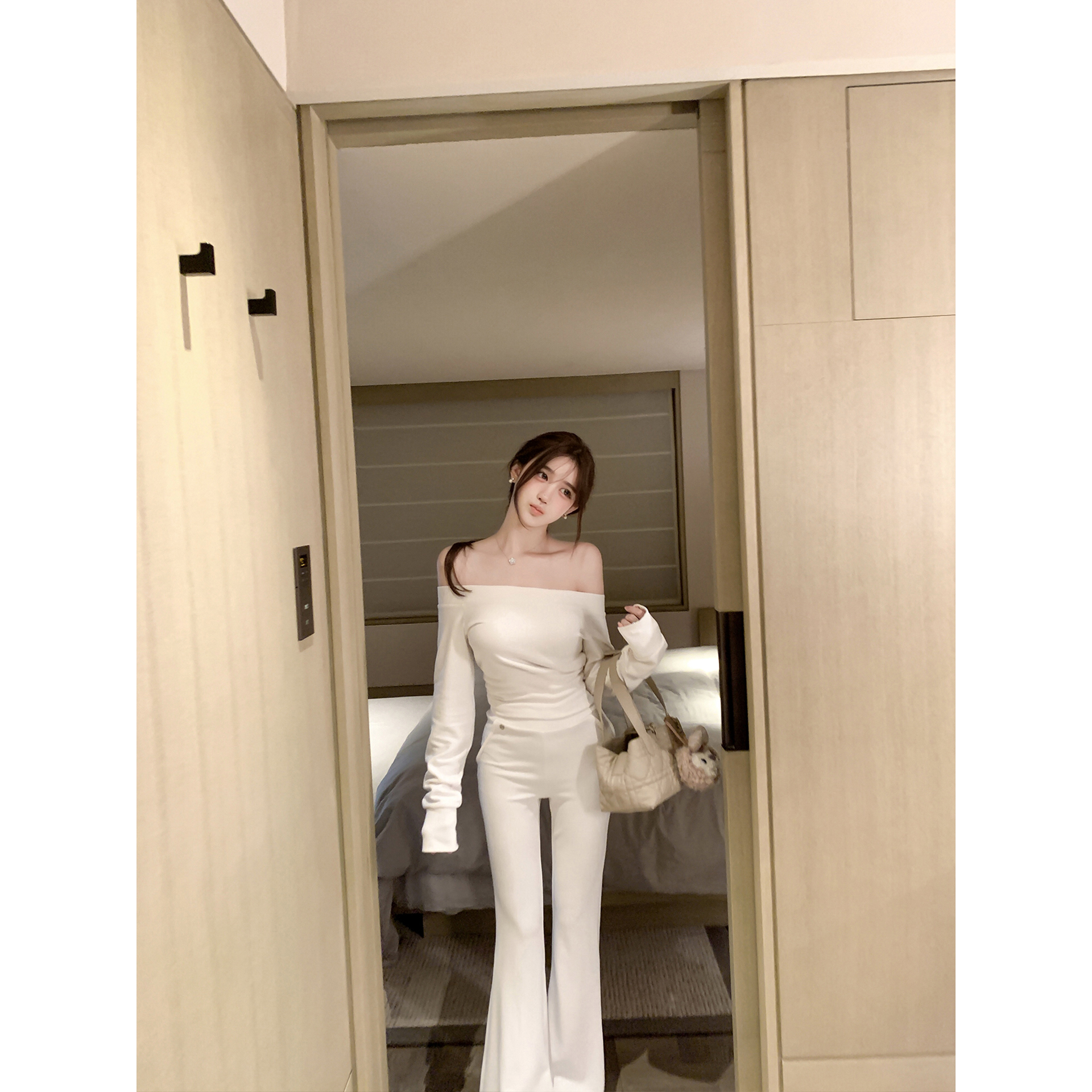 若语定制 韩女进阶套装一字肩加厚暖姜绒上衣休闲喇叭裤套装秋冬
