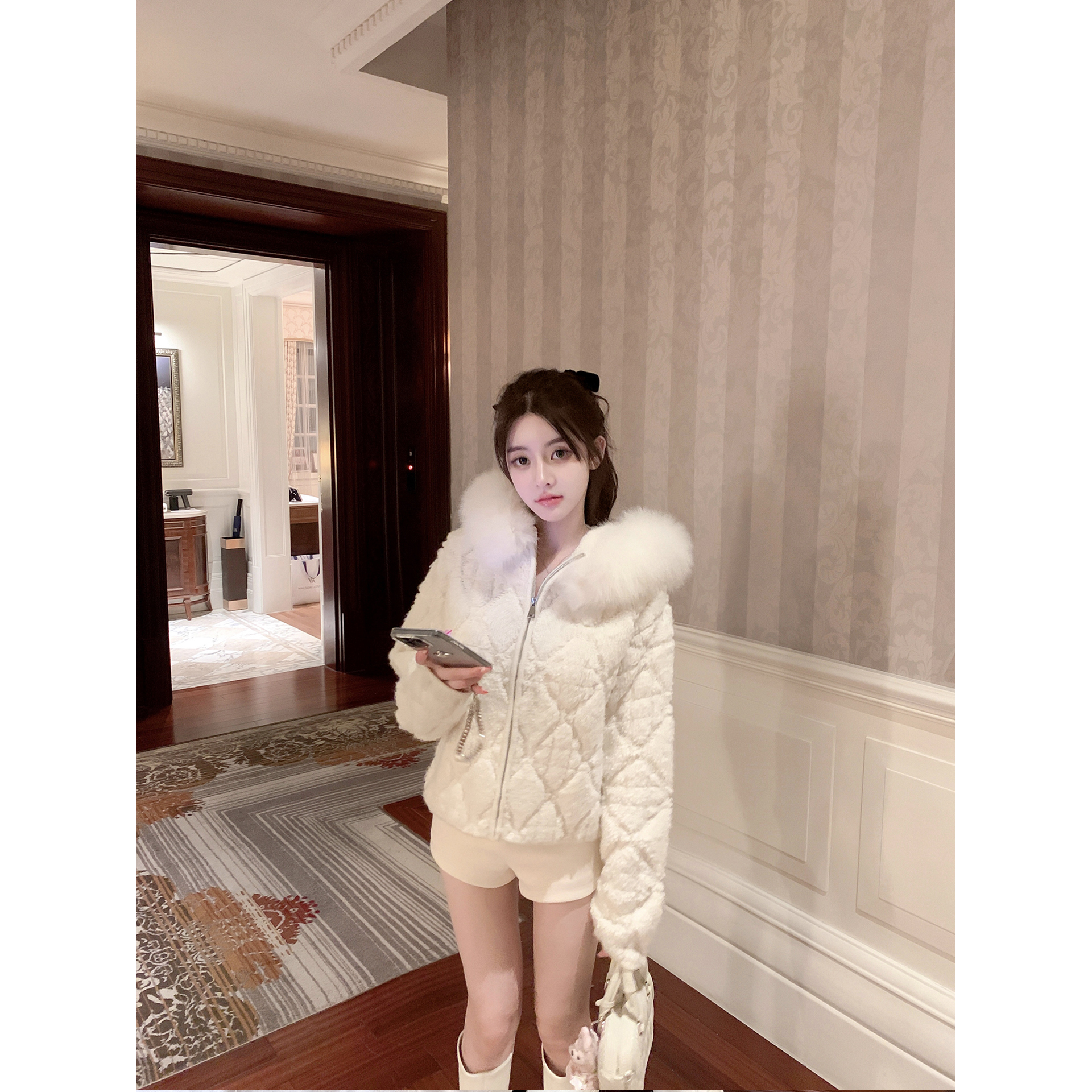 若语定制 D家菱格尖子生 软糯糯羊毛针织外套女冬季保暖连帽上衣