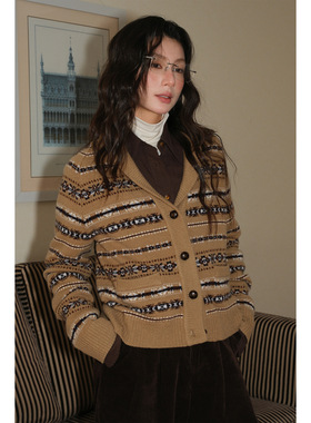 NEIHE内赫 2025冬季新款翻领羊毛费尔岛毛衣女冬季新款口袋开衫