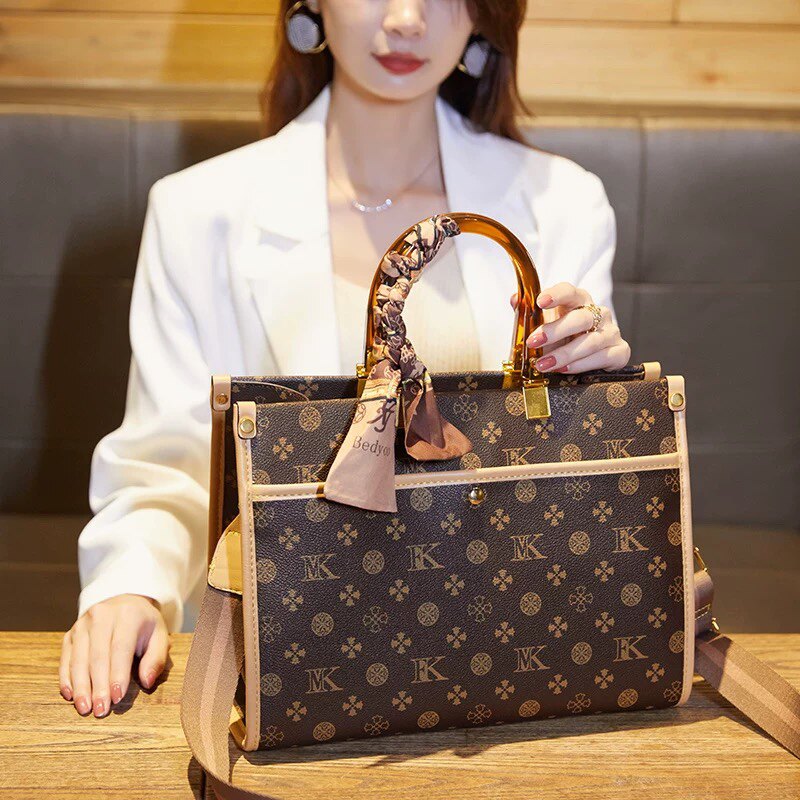 真皮大容量手提腋下大包包女2023新款潮春夏时尚托特包单肩斜挎包