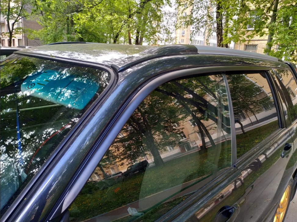 斯巴鲁森林人雨挡车门挡雨板