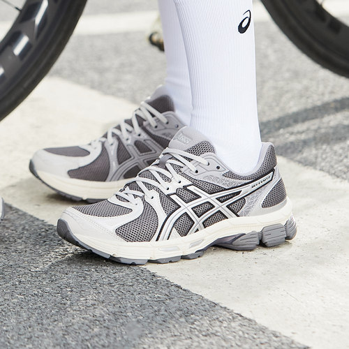 ASICS/亚瑟士跑鞋女回弹