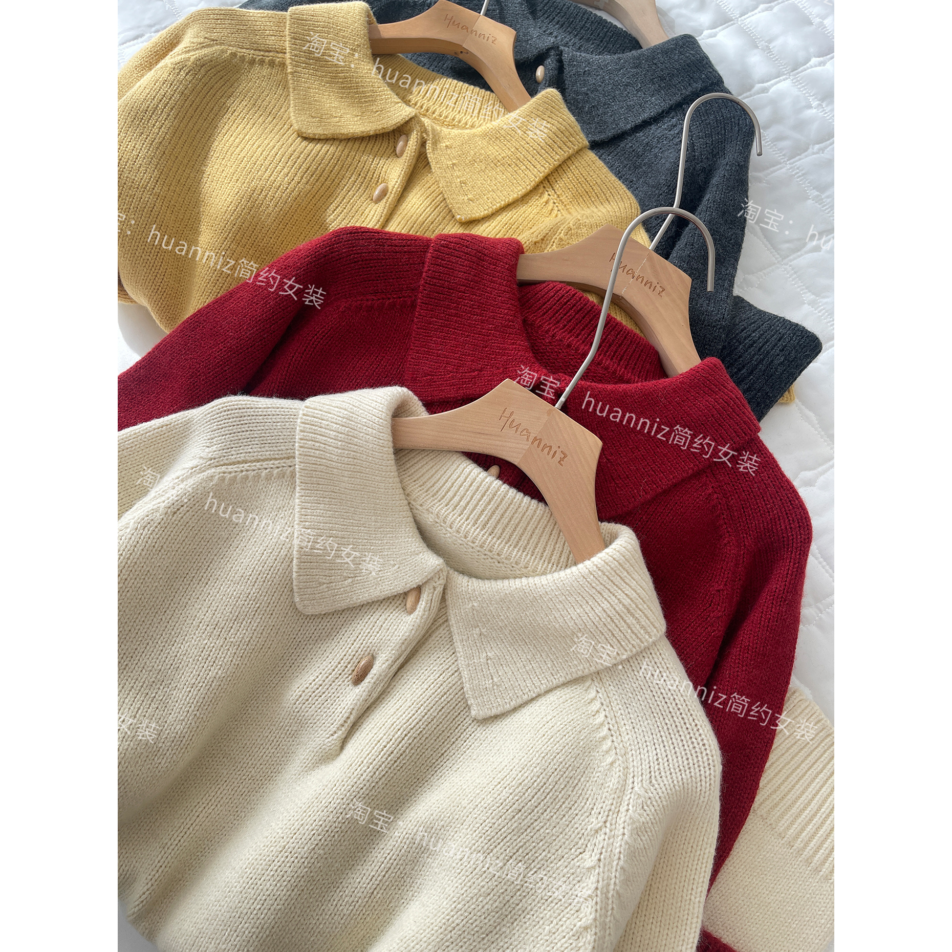 乖巧减龄小翻领牛角扣套头毛衣