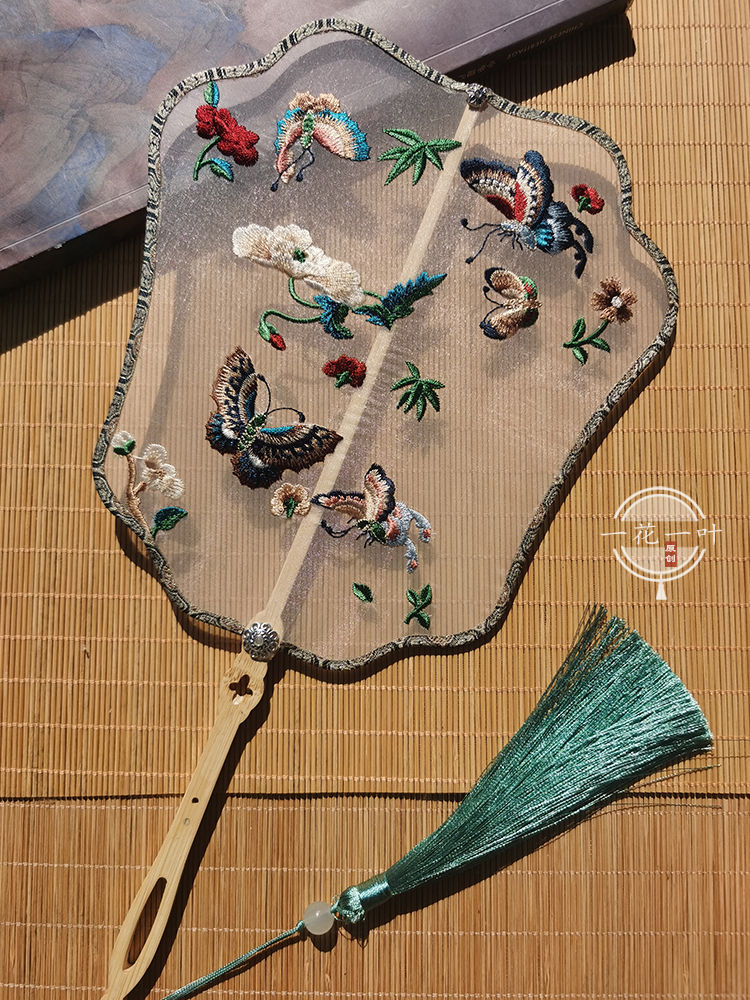 百蝶图单面刺绣团扇古风舞蹈扇汉服扇子仿古宫廷道具复古国风圆扇