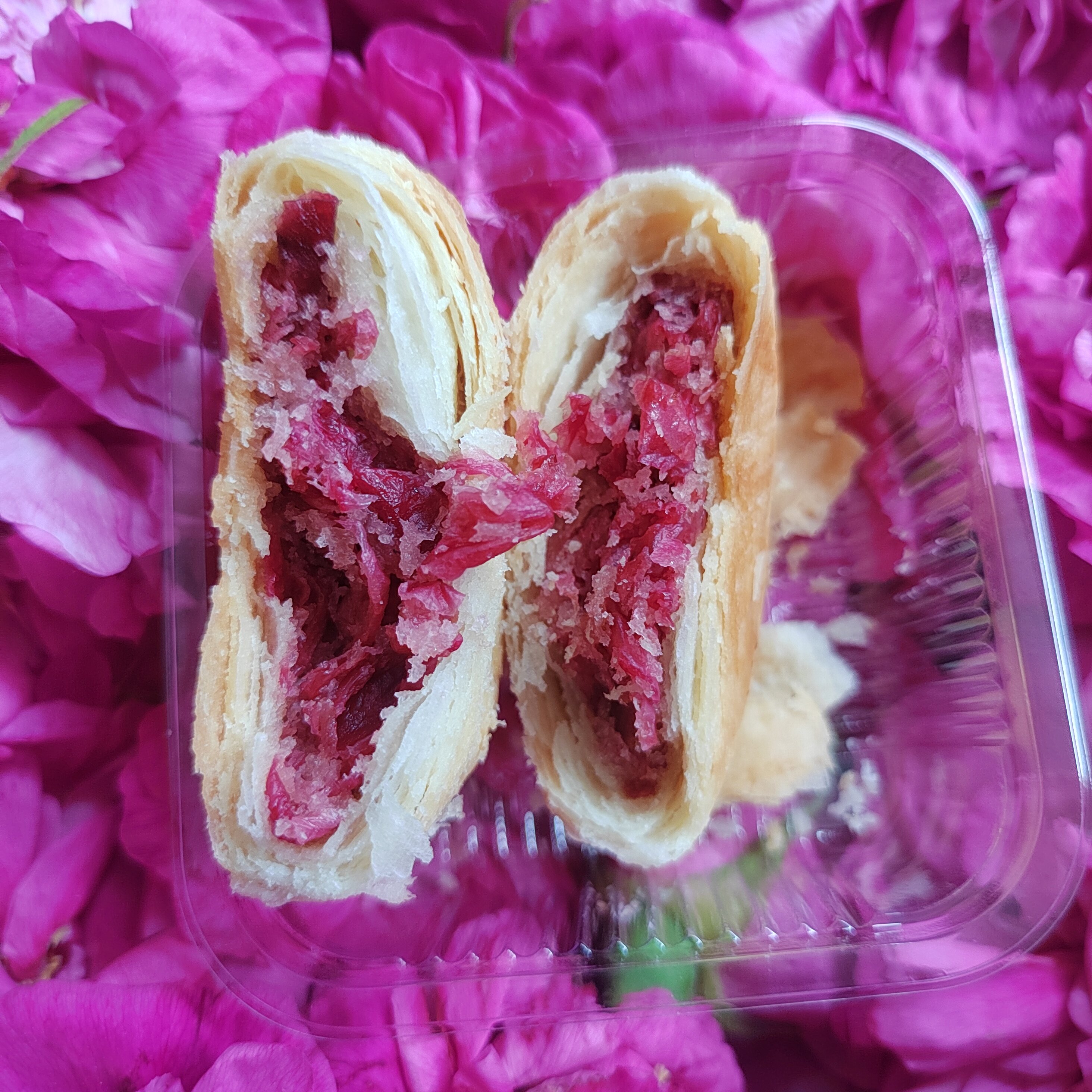 平阴玫瑰鲜花饼40克糕点零食酥皮月饼玫瑰口味玫瑰花