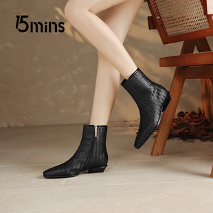 15mins 韩版方头短靴女2025年新款黑色编织低跟靴子设计感小众