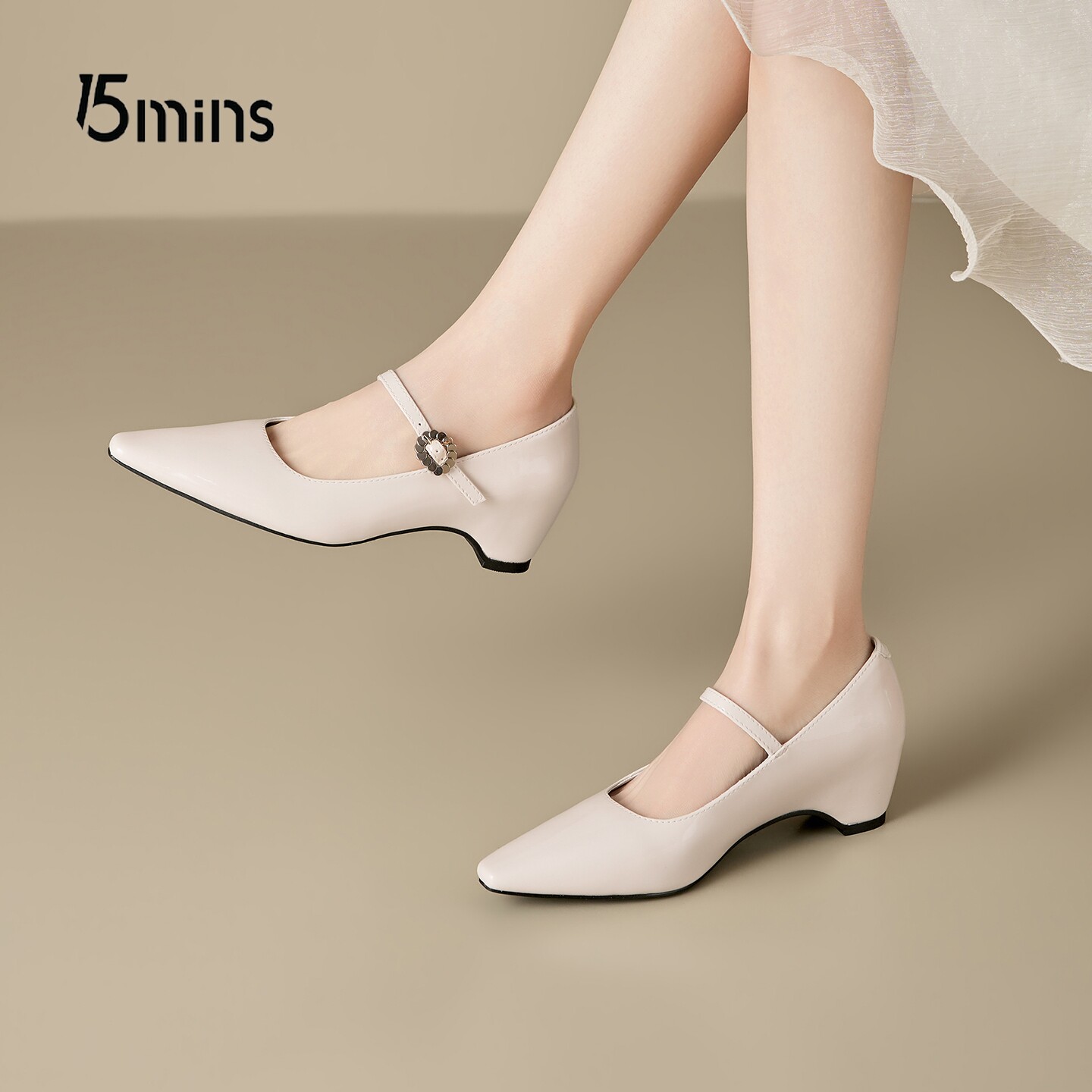 15mins浅口玛丽珍鞋女2026新款春季粗跟尖头小皮鞋一字带高跟鞋子