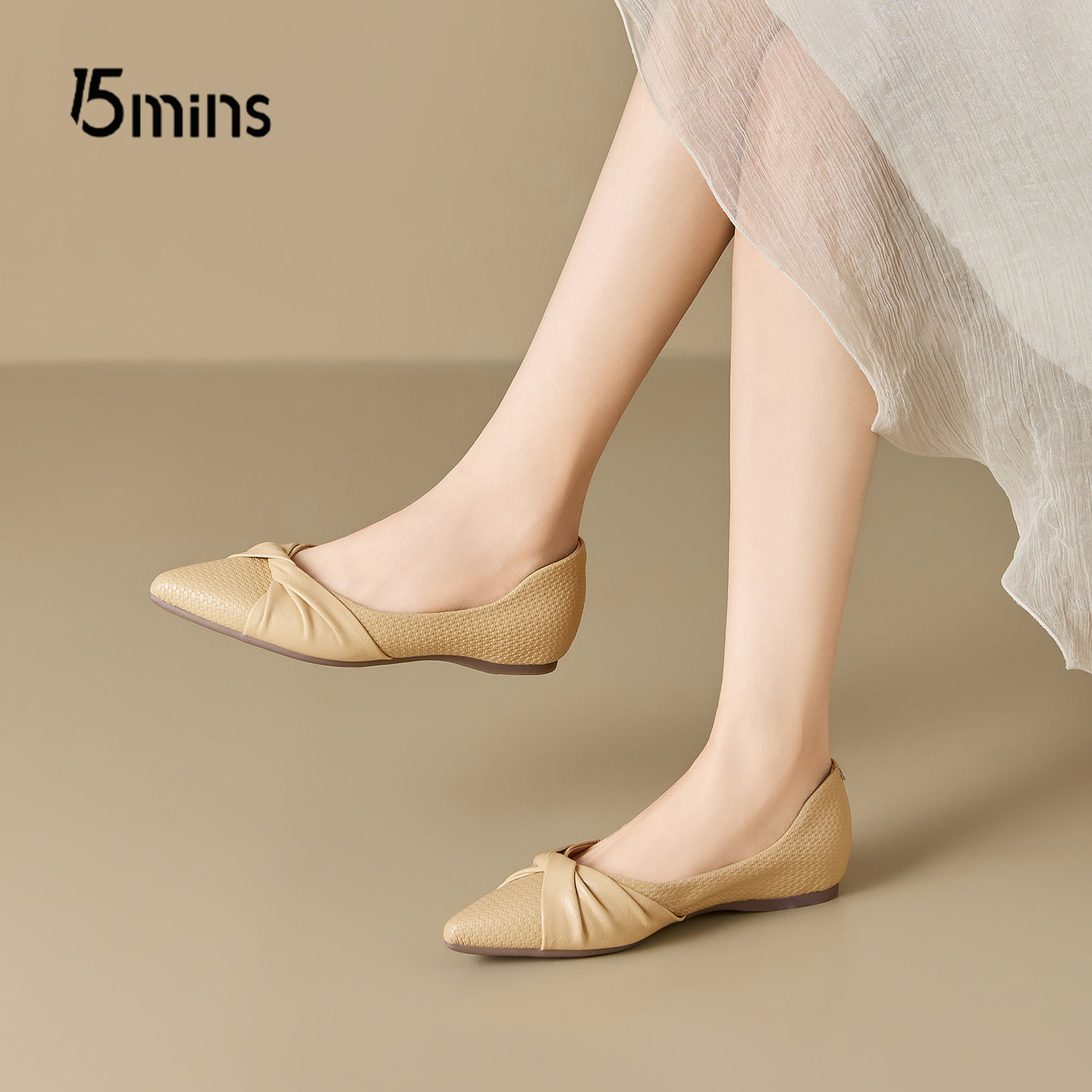 15mins内增高尖头小皮鞋女2026新款春季浅口平底通勤一脚蹬单鞋子