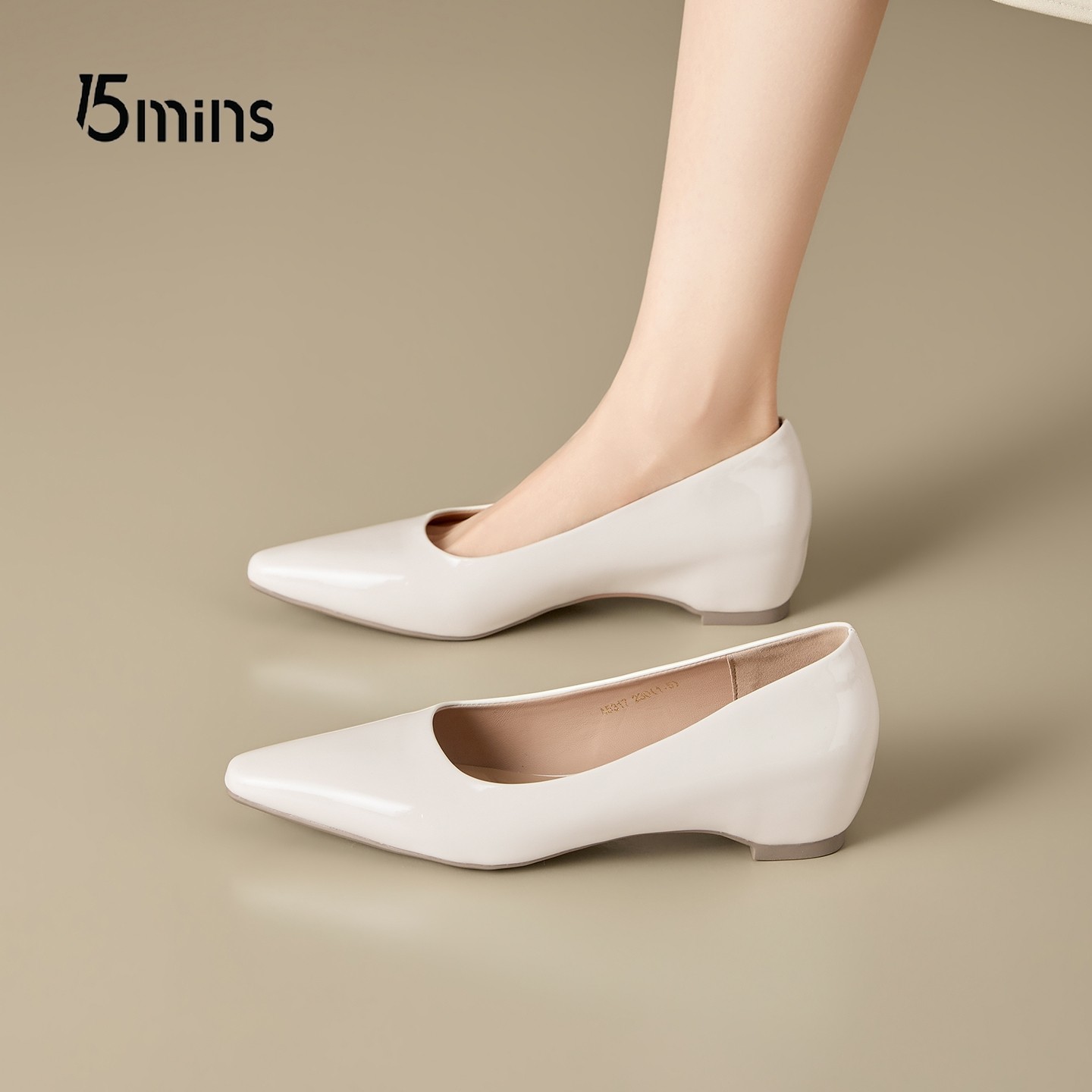 15mins法式尖头浅口单鞋女2026新款春季通勤百搭低跟简约小皮鞋子