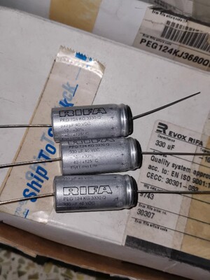 RIFAG124系轴向电解电容器16*35