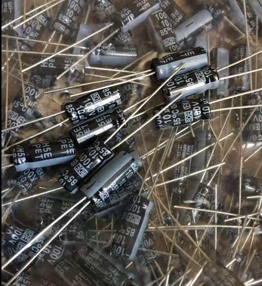100只=22元 100V10电容器