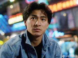 刘德华同款假发中分发型微卷照片视频拍摄假发男黑色表演道具年会