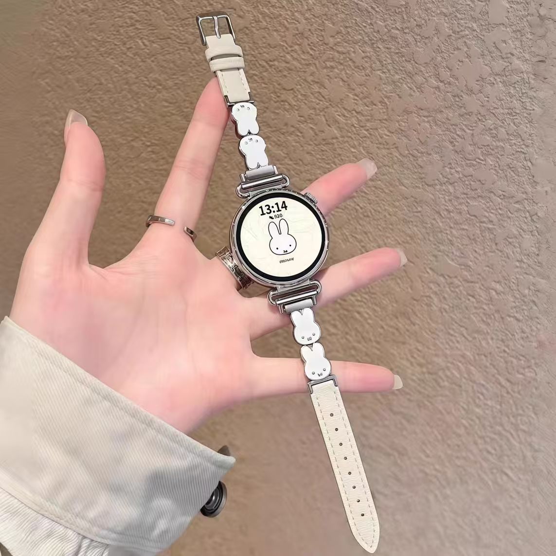 适用华为gt6/5手表带ins可爱款米菲兔拼皮小米s4腕带watch4表带