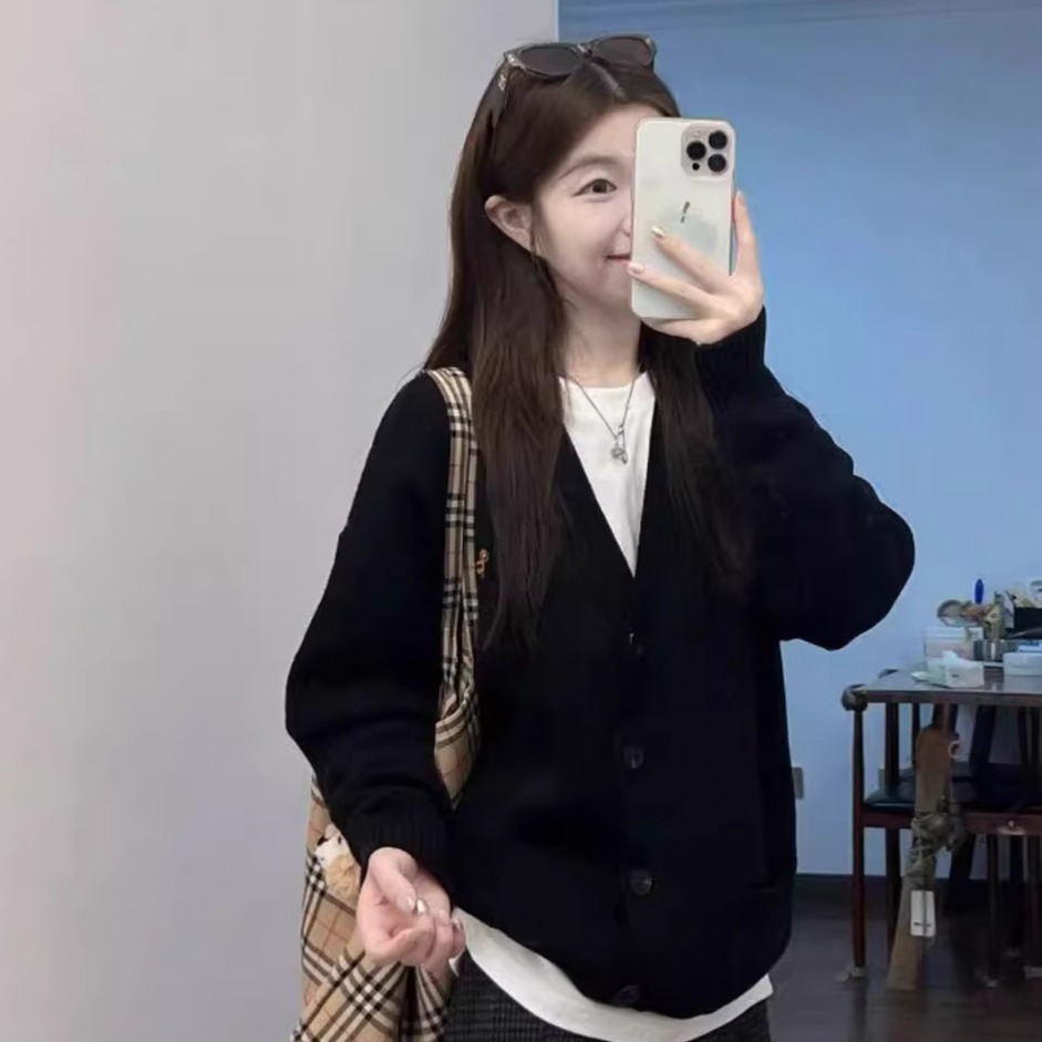 秋冬季学院风V领针织纯色开衫女
