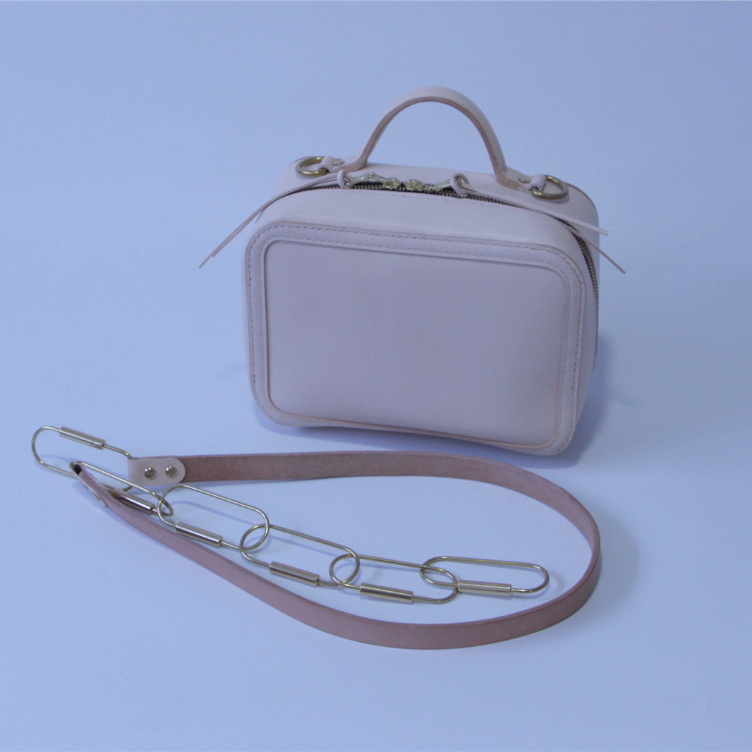 定制手缝植鞣革头层牛皮简约个性金属带时尚小箱包单肩斜跨立体包