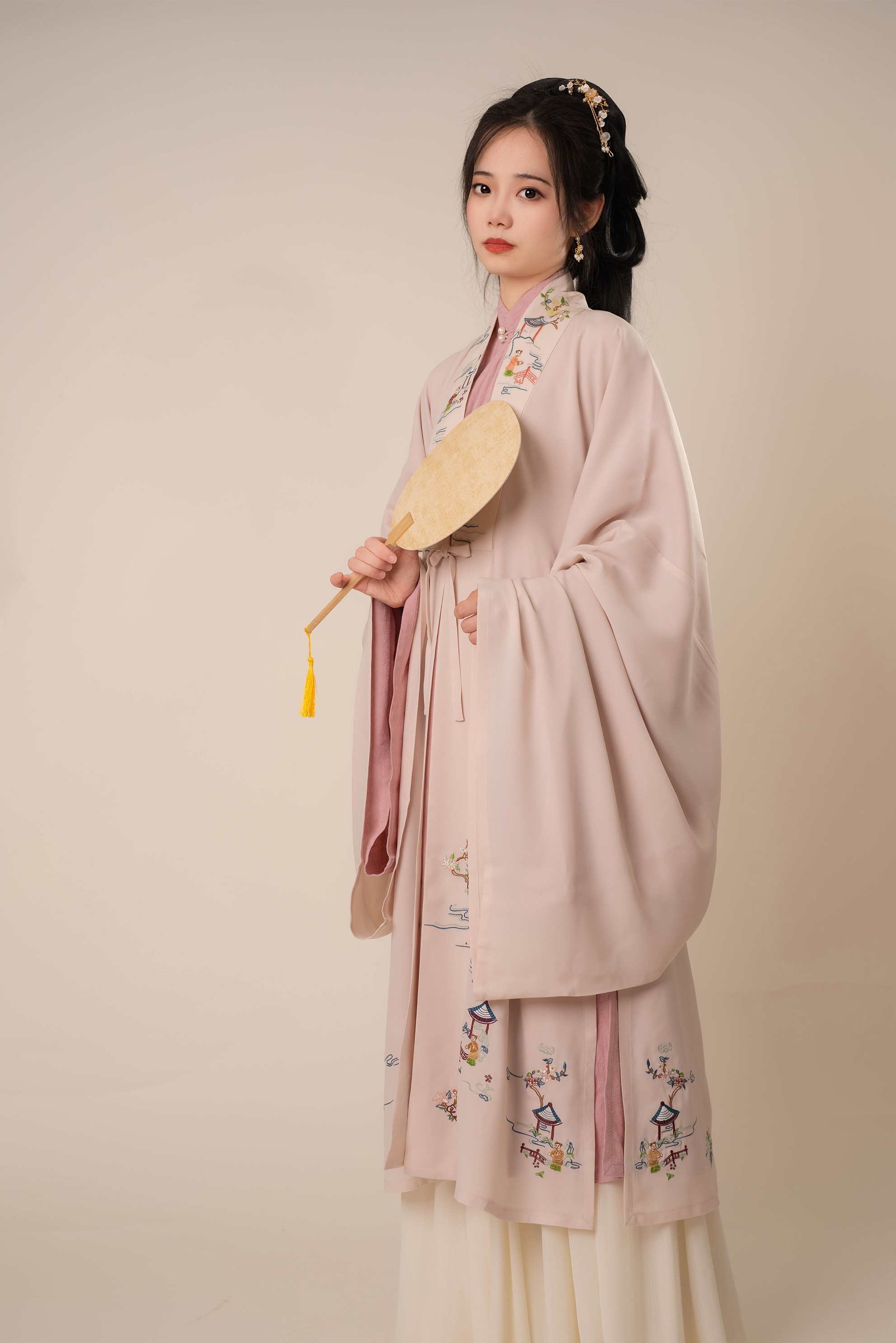 明制汉服绣花披风林少春同款