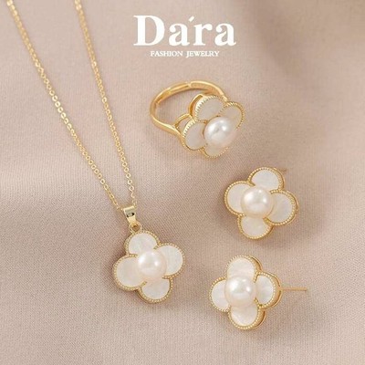 戴拉时尚淡水珍珠耳钉项链戒指