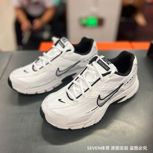 Nike/耐克复古运动休闲鞋