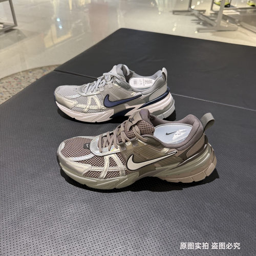 NIKE耐克 V2K RUN男子运动休闲复古训练轻便增高跑步鞋HJ4497