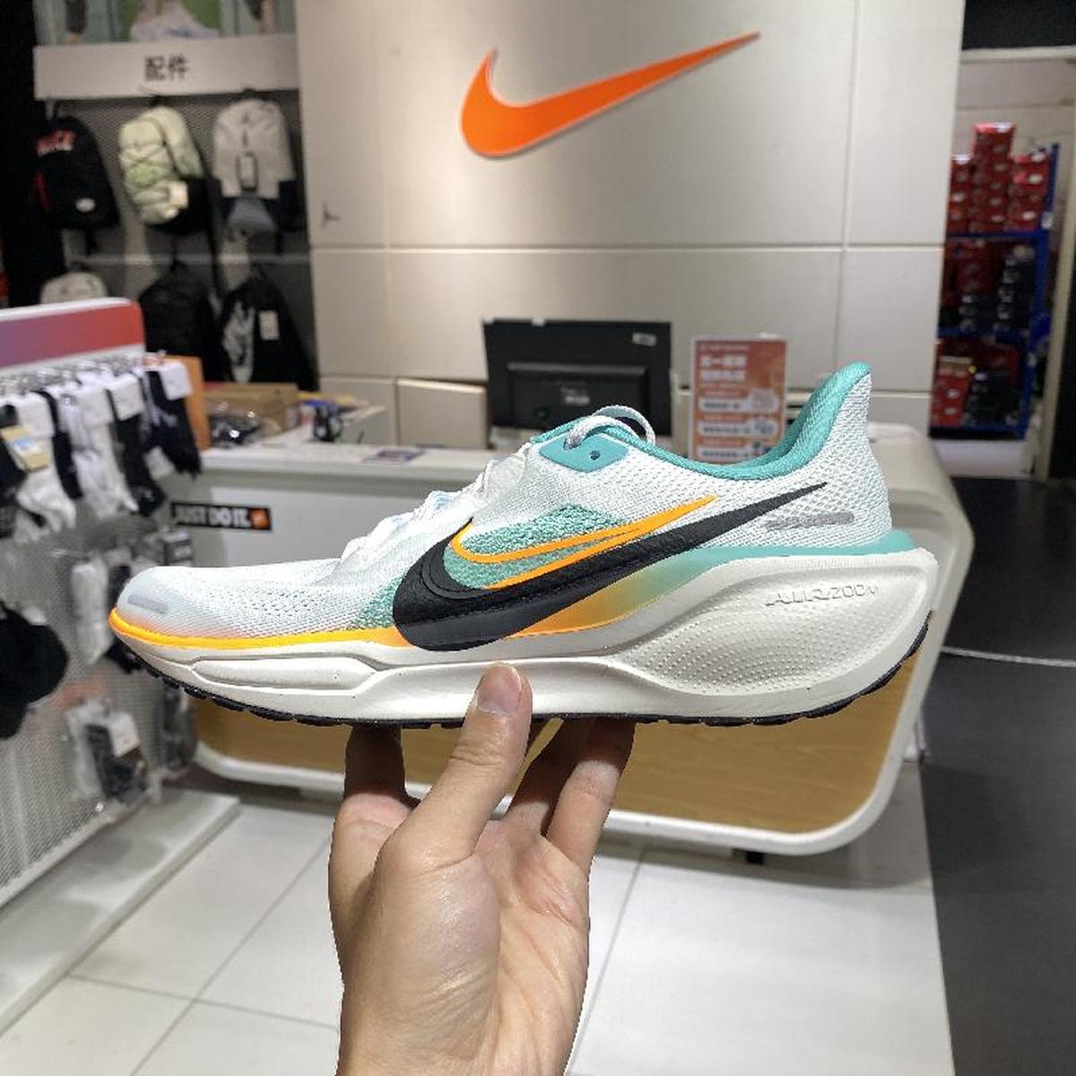 Nike/耐克女子透气跑步鞋