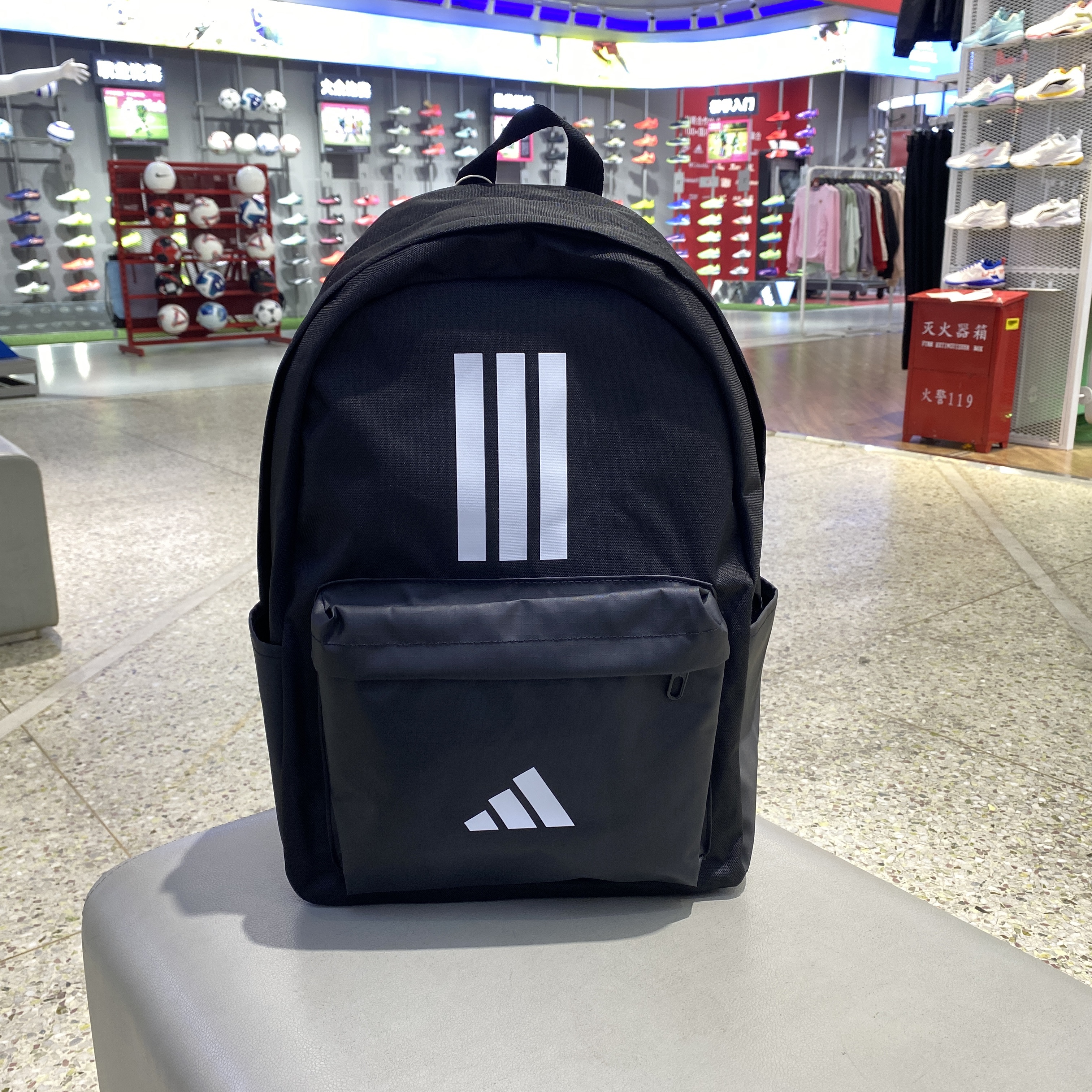 阿迪达斯中性CLSCBARS3S运动双肩包JD9563