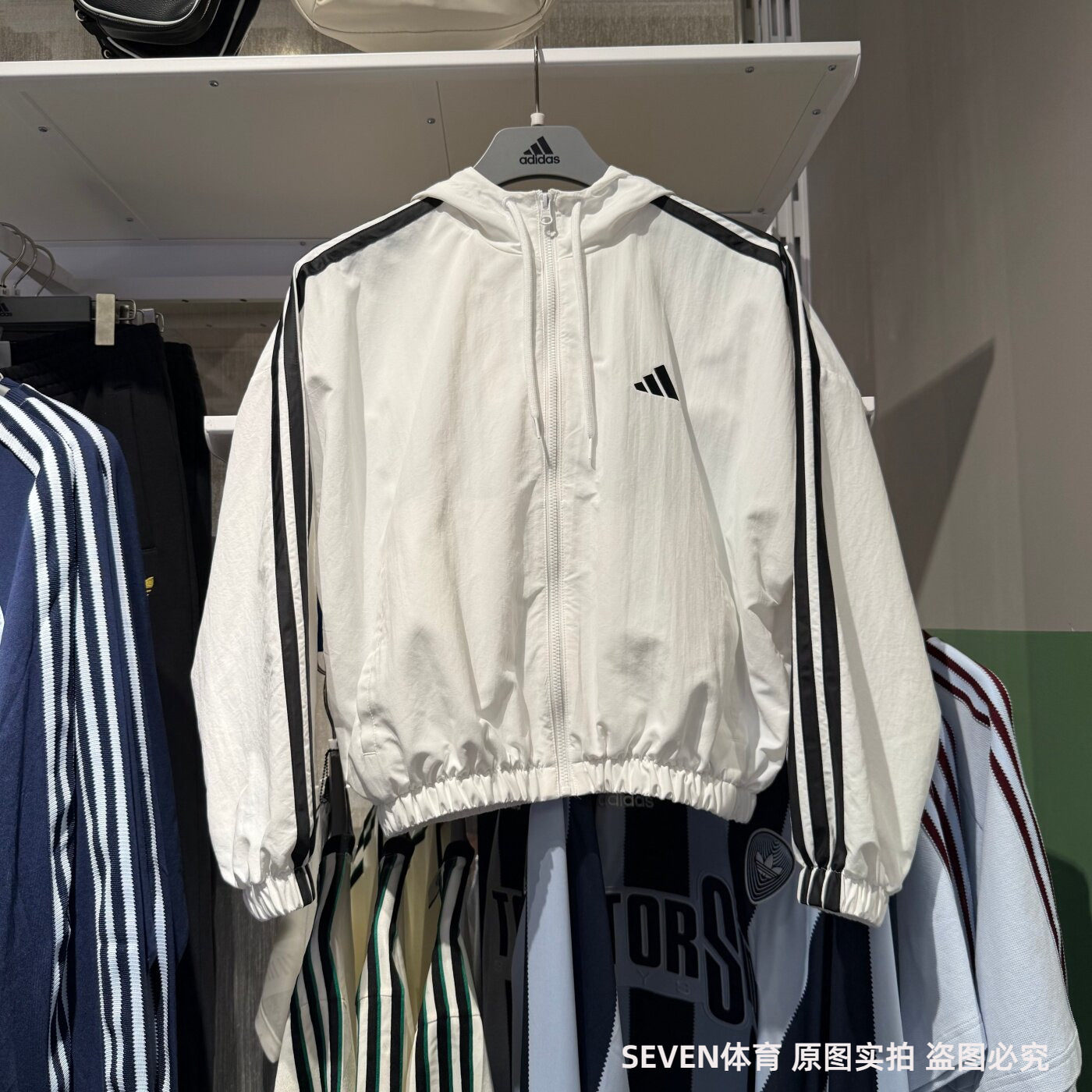 Adidas阿迪达斯女子休闲外套26春夏防晒衣轻薄运动连帽夹克JZ2161图片