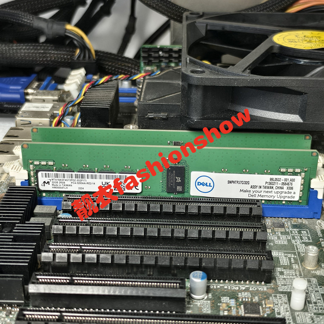 DELL SNPHTPJ7C/32G服务器内存条 32G 2RX8 PC4-3200AA ECC RDIMM