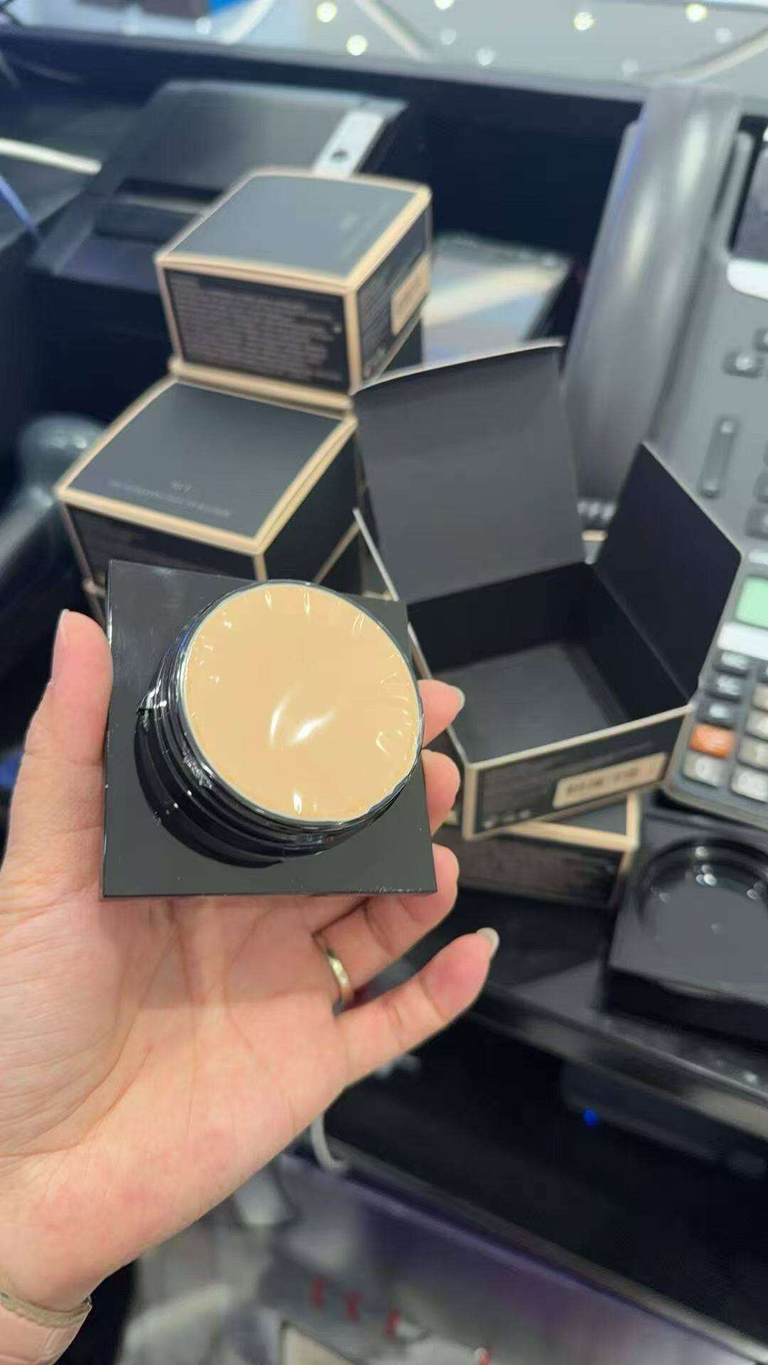 现货！法国采购Serge Lutens/芦丹氏粉霜30ml i10/00/O20/N10