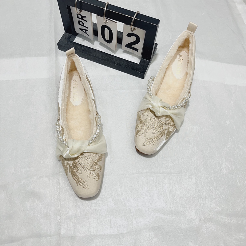 国风新中式刺绣加绒保暖单鞋女2025秋冬新款方头浅口配旗袍仙女鞋