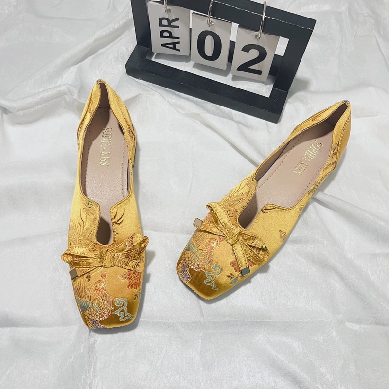 新中式缎面粗跟单鞋女2025春夏新款龙凤刺绣汉服鞋方头低跟豆豆鞋,女鞋,浅口单鞋,淘宝优惠券,粉丝福利购,淘宝优惠卷
