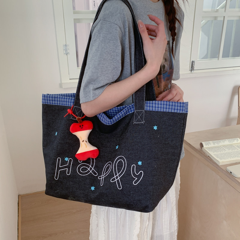 简约刺绣牛仔帆布包包女2026新款学院风大容量托特包慵懒风单肩包